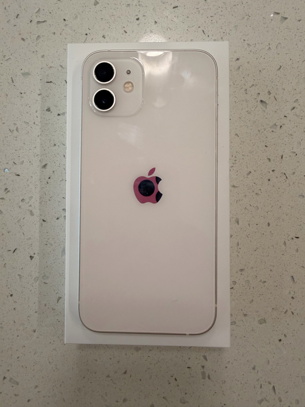 Apple iPhone 12, White, 64GB - Picture 3 of 4